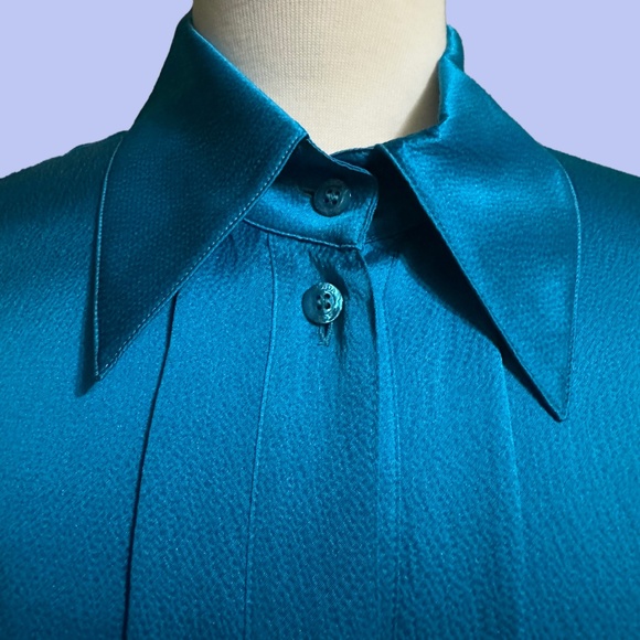Gorgeous ESCADA 100% silk button down blouse - Picture 3 of 7